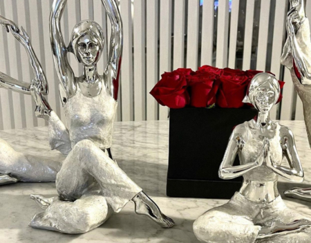 Escultura Lady Yoga Nacar Postura Anjali Mudra - Imagen 7