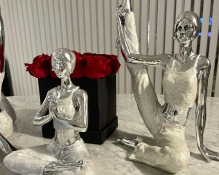 Escultura Lady Yoga Nacar Postura Anjali Mudra - Imagen 10