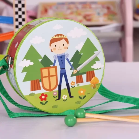 Tambor de madera Infantil con 2 Baquetas y correa - Imagen 3