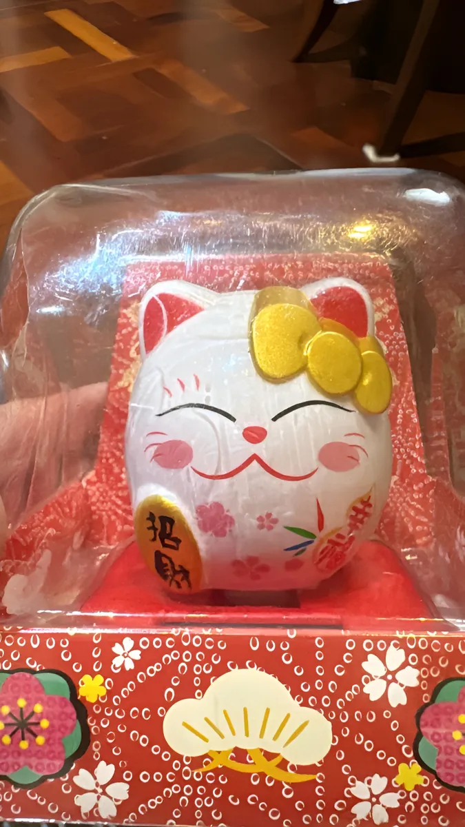 Maneki Neko Gatito de la Suerte Gold Feng Shui Japonés 10cm DESIGN HELLO KITTY - Imagen 11