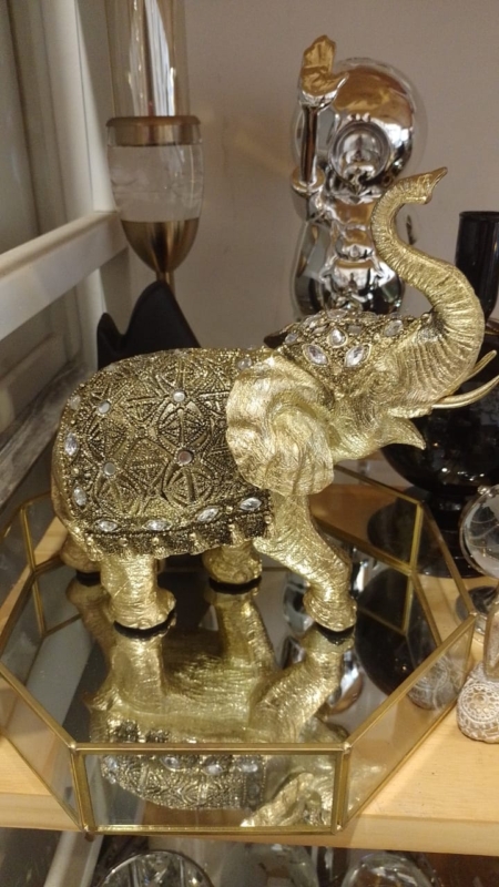 Escultura Elefante Gris Manto Strass y Piedras