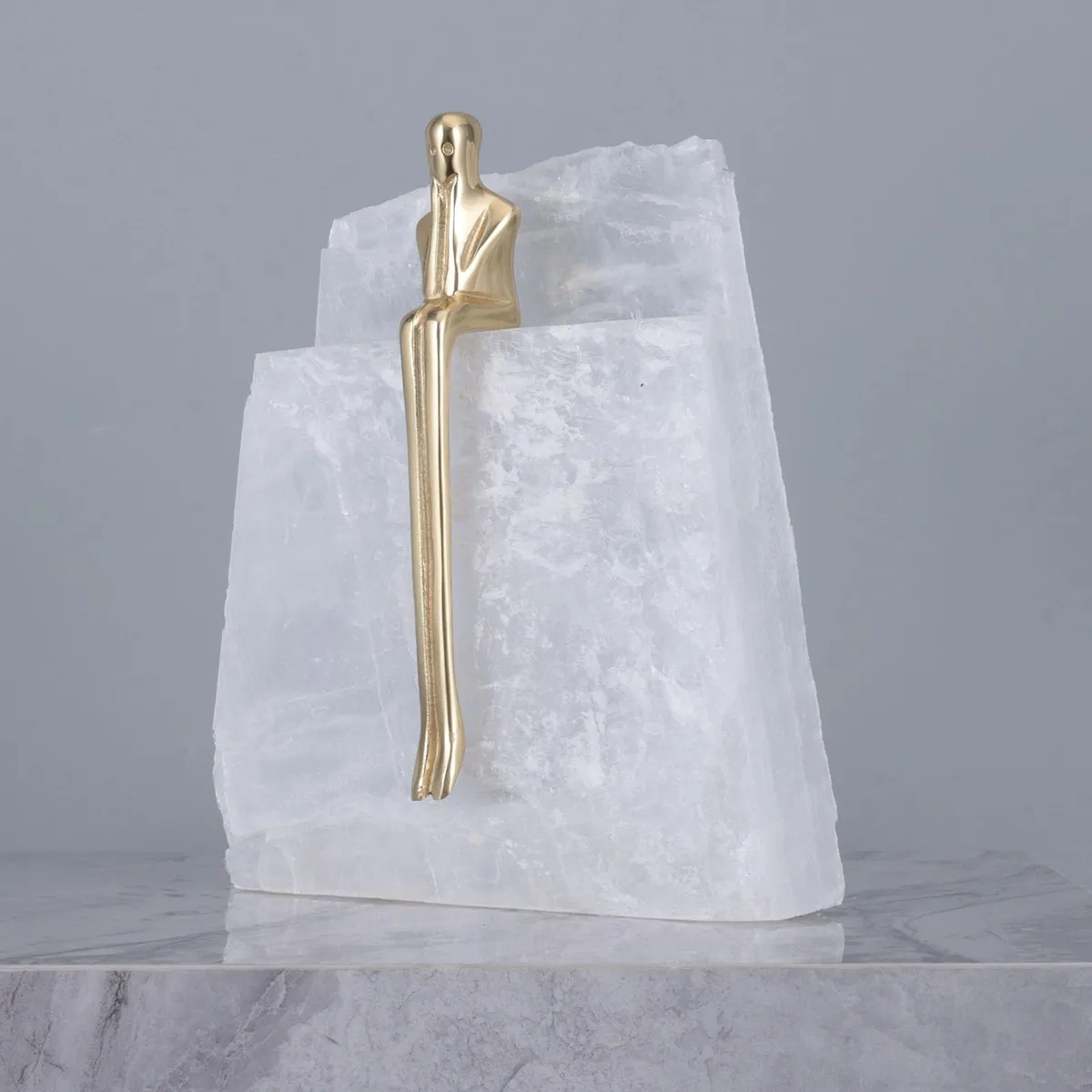 Escultura Pensador sobre Piedra