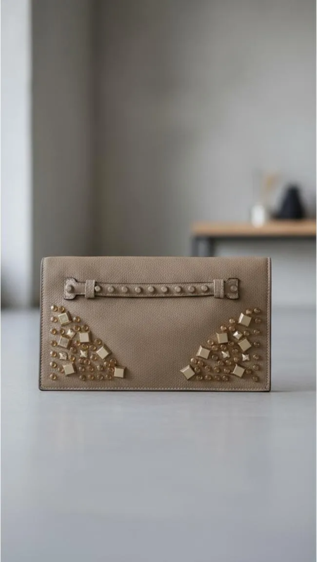Cartera Clutch Mujer Renata con Apliques Dorados – Miscellaneous by CAFF - Imagen 4