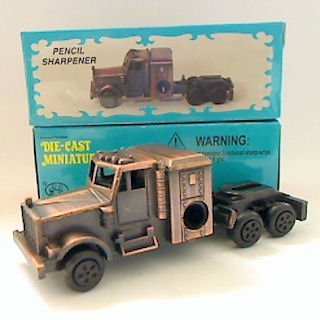🚛✏️ Sacapuntas Camión Vintage — Die Cast Miniature 9763 - Imagen 3