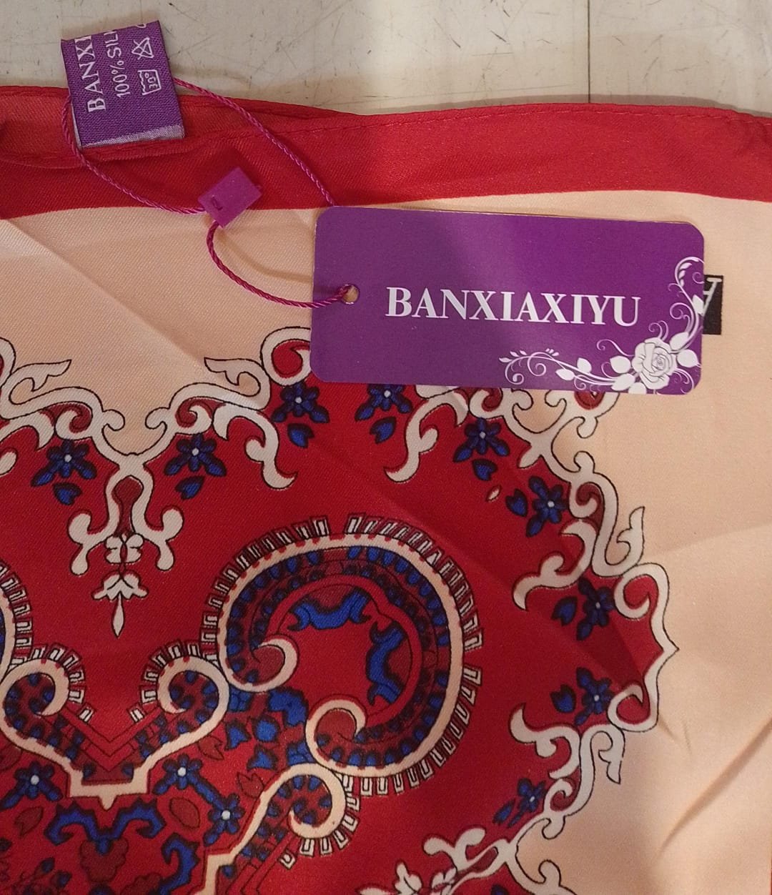 ❤️ Pañuelo 100% Seda Natural 110 × 110 cm · Rojo Ornamental - Imagen 3
