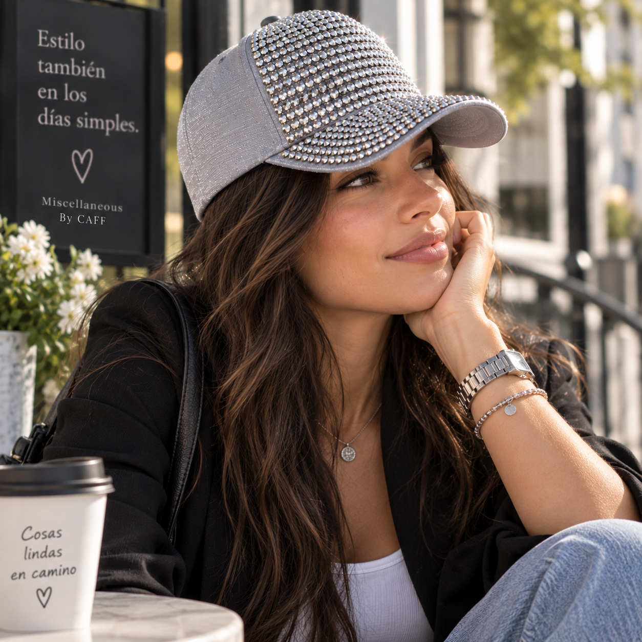 ✨ Gorra Silver con Cristales · Brillo que Acompaña - Imagen 2