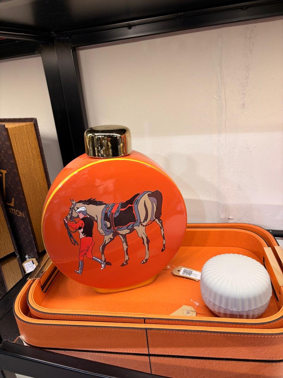 🏺 EQUUS III — Elegancia Ecuestre | Potiche Decorativo de Cerámica - Imagen 2